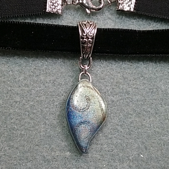 🆕️*WEARABLE ART* HAND CRAFTED BEAD VELVET CHOKER - Picture 1 of 5